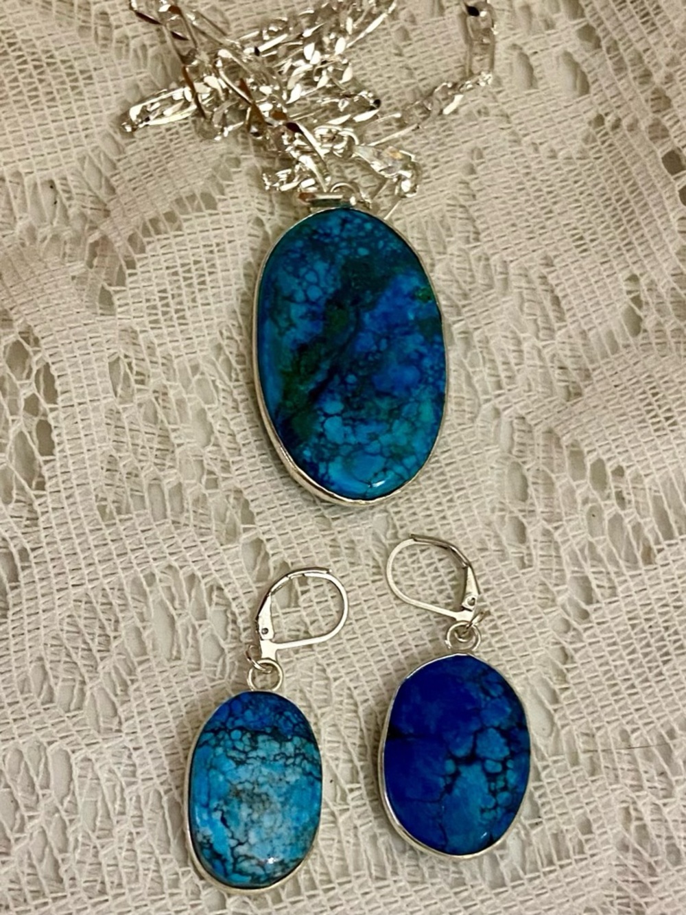 Vintage Turquoise 3-pc Necklace and Earrings Set with 18in Silver Chain Necklace